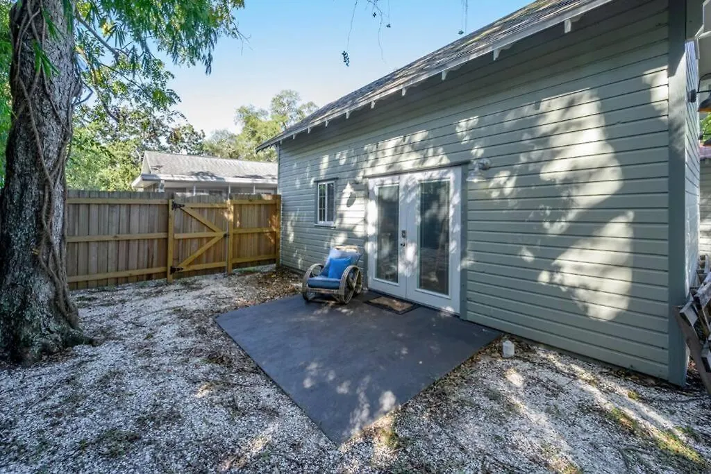 Blue Bay Suite! Near Downtown And Foodie Hot Spots-1